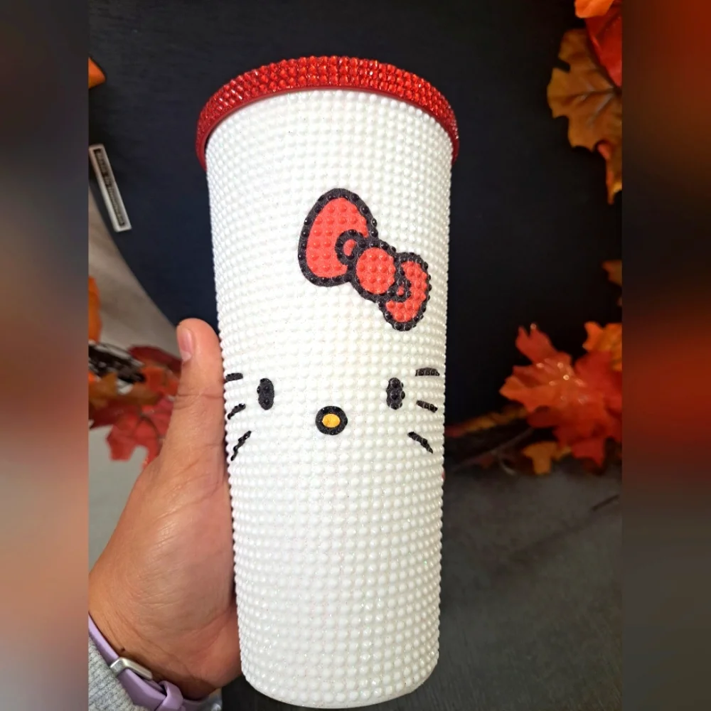 Hello Kitty Big Face 20 Oz White Rhinestone-Studded Plastic Tumbler Cup - Picture 6 of 7